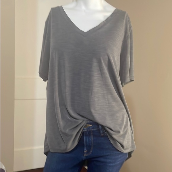 Mod Ref Gray Relaxed Asymmetrical T-Shirt - Picture 3 of 8